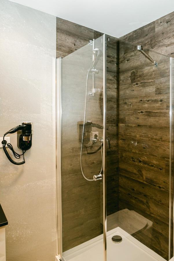Svarog Unique Apartment Братислава Екстер'єр фото